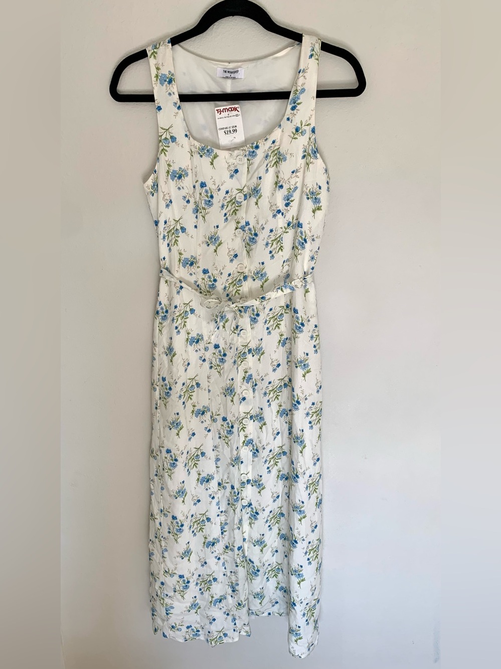 NWT Sleeveless Floral Midi Rayon Dress